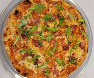 Ham & Arrugula Pizza