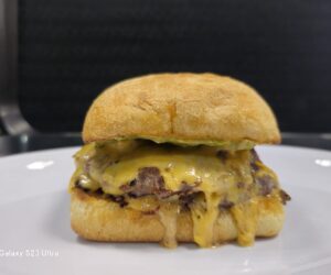 R&C Grande Smash Burger